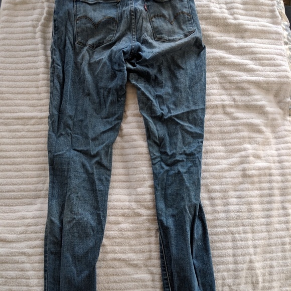 Levis - Picture 2 of 2